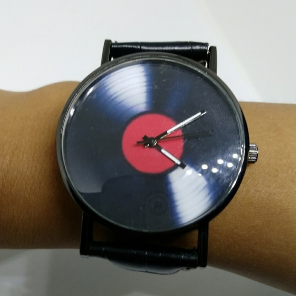 Vinyl record face watch - Picture 3 of 3